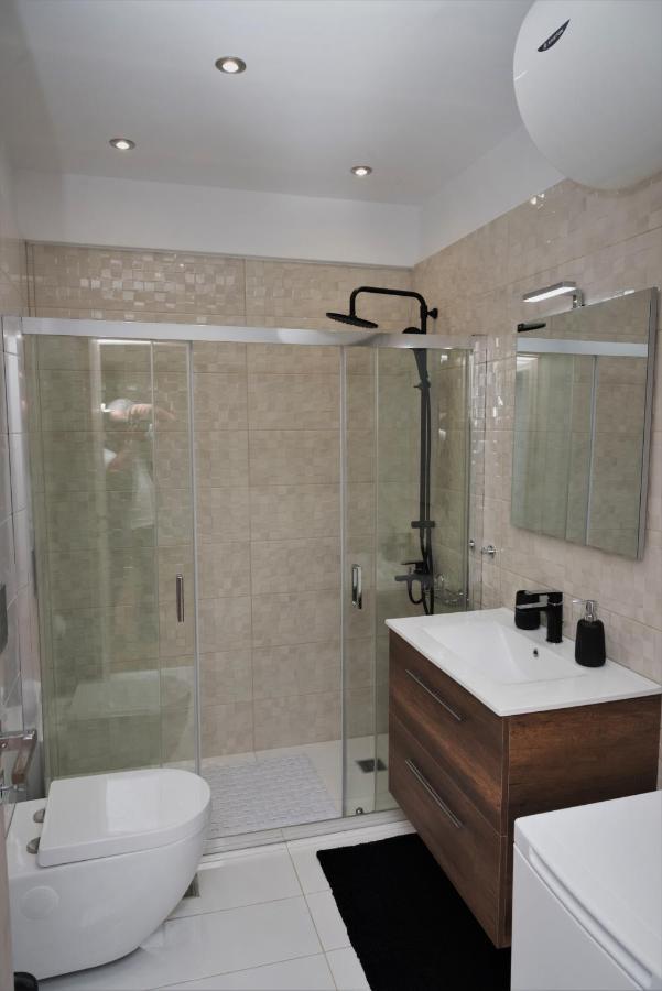 Koules Sea View City Apartment Heraklion Exteriör bild